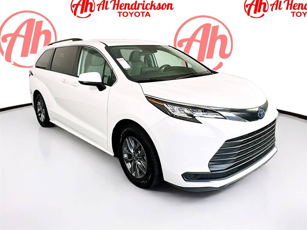 2022 Toyota Sienna LE — Minivan — 64,034 mi — Coconut Creek, FL