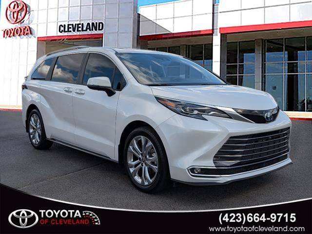 2024 Toyota Sienna Platinum — Minivan — 31,919 mi — McDonald, TN