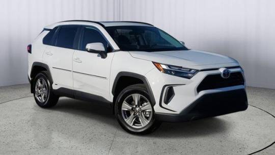 2024 Toyota RAV4 Hybrid XLE — SUV — 3,762 mi — Kalamazoo, MI