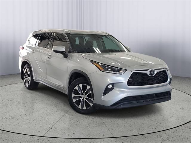 2021 Toyota Highlander XLE — SUV — 79,846 mi — Kalamazoo, MI