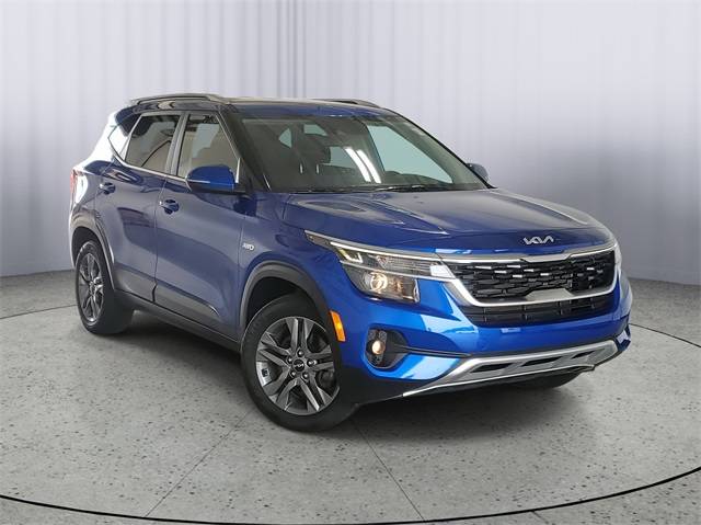 2023 Kia Seltos S — SUV — 17,603 mi — Kalamazoo, MI