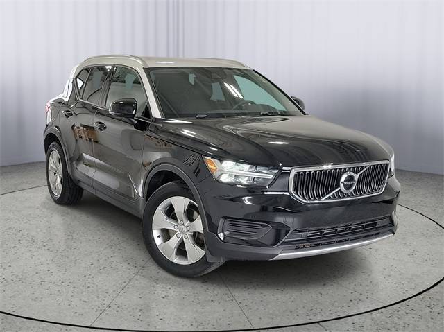 2020 Volvo XC40 Momentum — SUV — 50,751 mi — Kalamazoo, MI