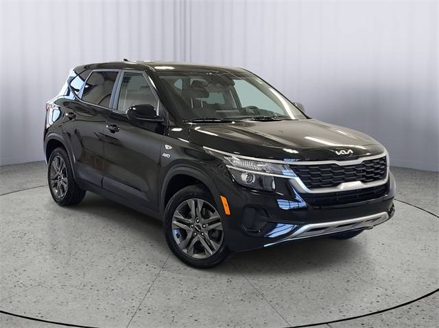 2022 Kia Seltos LX — SUV — 35,590 mi — Kalamazoo, MI