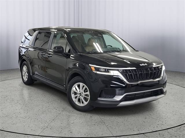 2024 Kia Carnival LXS — Minivan — 17,930 mi — Kalamazoo, MI