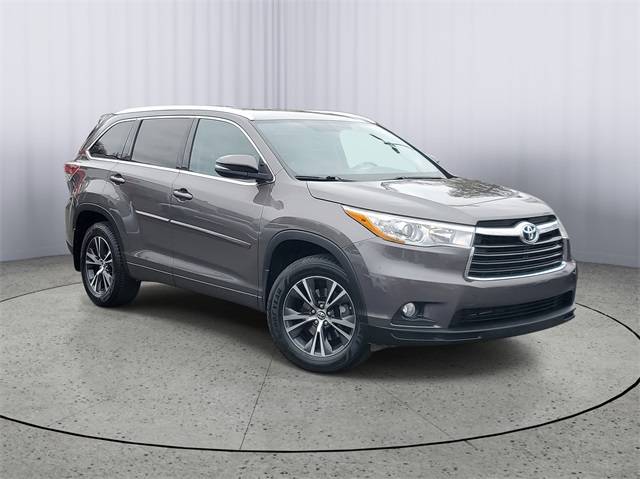 2016 Toyota Highlander XLE — SUV — 132,055 mi — Battle Creek, MI