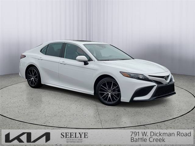 2022 Toyota Camry SE — Sedan — 25,458 mi — Battle Creek, MI