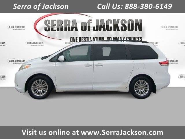 2013 Toyota Sienna XLE — Minivan — 143,673 mi — Jackson, TN