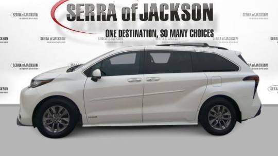 2021 Toyota Sienna XLE — Minivan — 82,233 mi — Jackson, TN