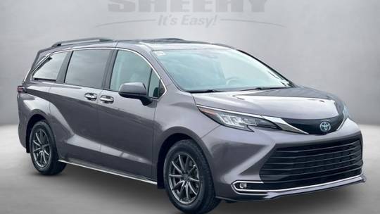 2022 Toyota Sienna XLE — Minivan — 30,461 mi — Hagerstown, MD