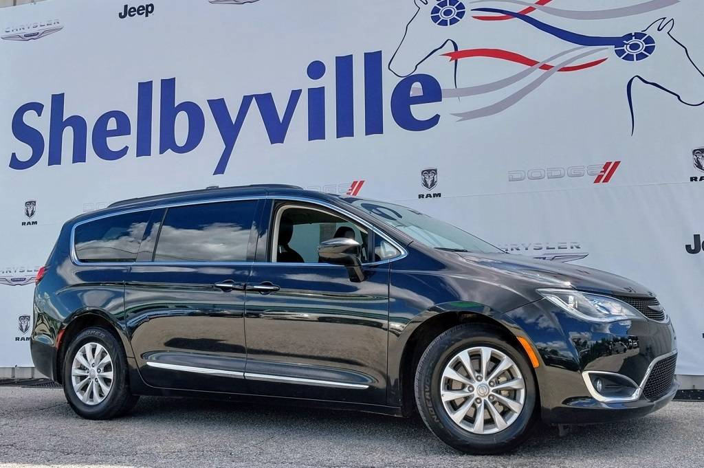 2017 Chrysler Pacifica Touring L — Minivan — 126,920 mi — Shelbyville, KY
