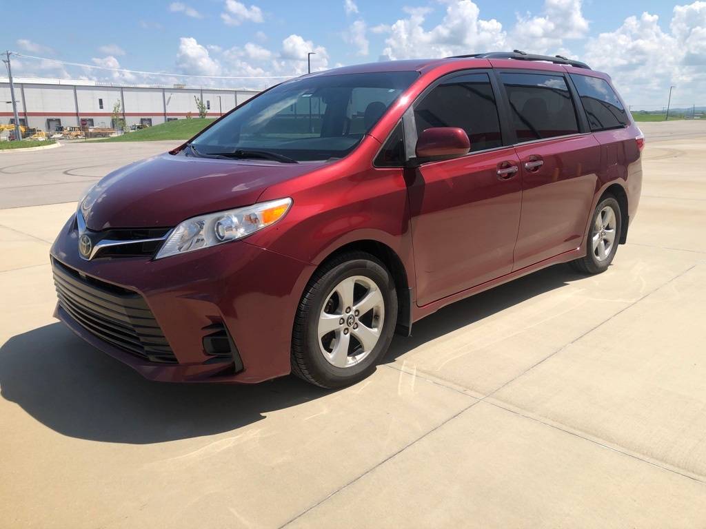 2019 Toyota Sienna LE — Minivan — 123,430 mi — Shelbyville, KY