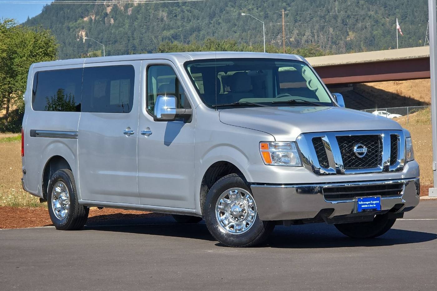 2020 Nissan NV Passenger NV3500 HD SV — Passenger Van — 24,195 mi — Eugene, OR