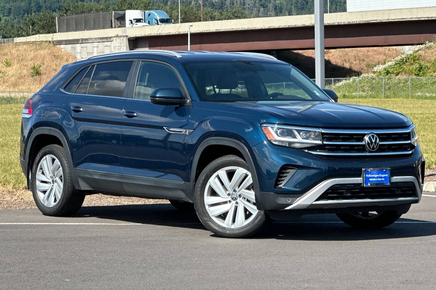2022 Volkswagen Atlas Cross Sport SE with Technology — SUV — 46,189 mi — Eugene, OR
