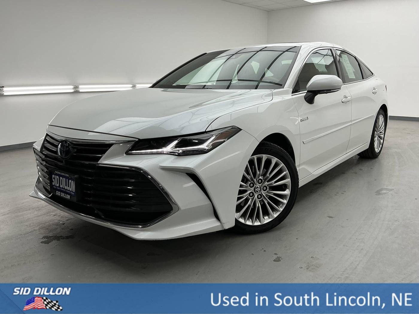 2020 Toyota Avalon Hybrid Limited — Sedan — 94,401 mi — Lincoln, NE