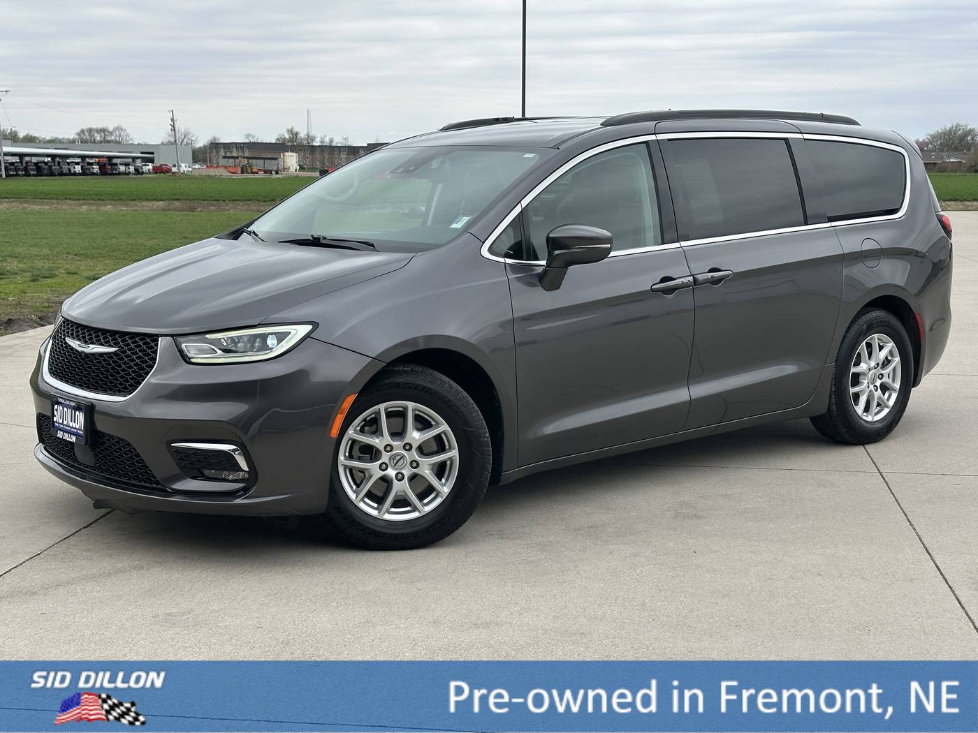 2022 Chrysler Pacifica Touring L — Minivan — 75,811 mi — Lincoln, NE