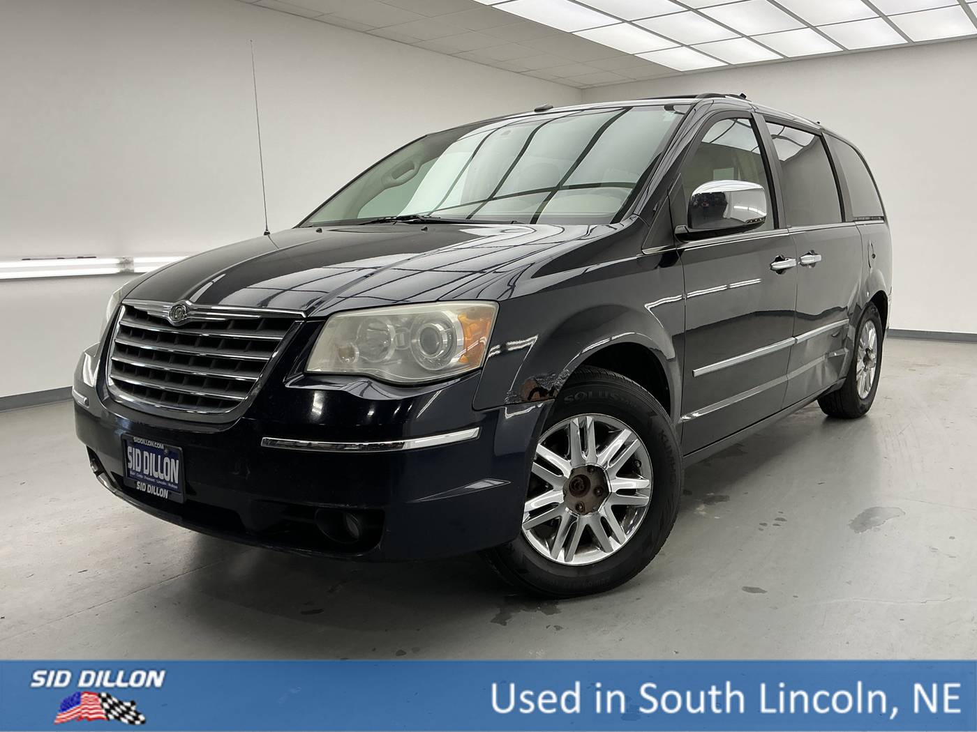 2014 Chrysler Town & Country Touring — Minivan — 177,812 mi — Lincoln, NE