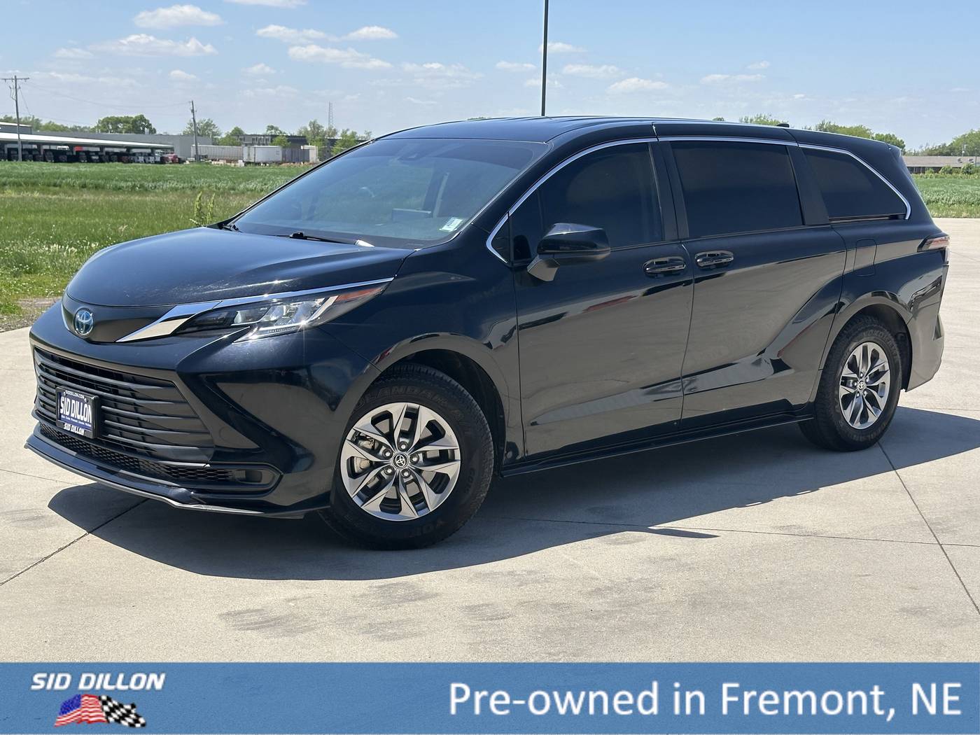 2023 Toyota Sienna LE — Minivan — 59,212 mi — Lincoln, NE