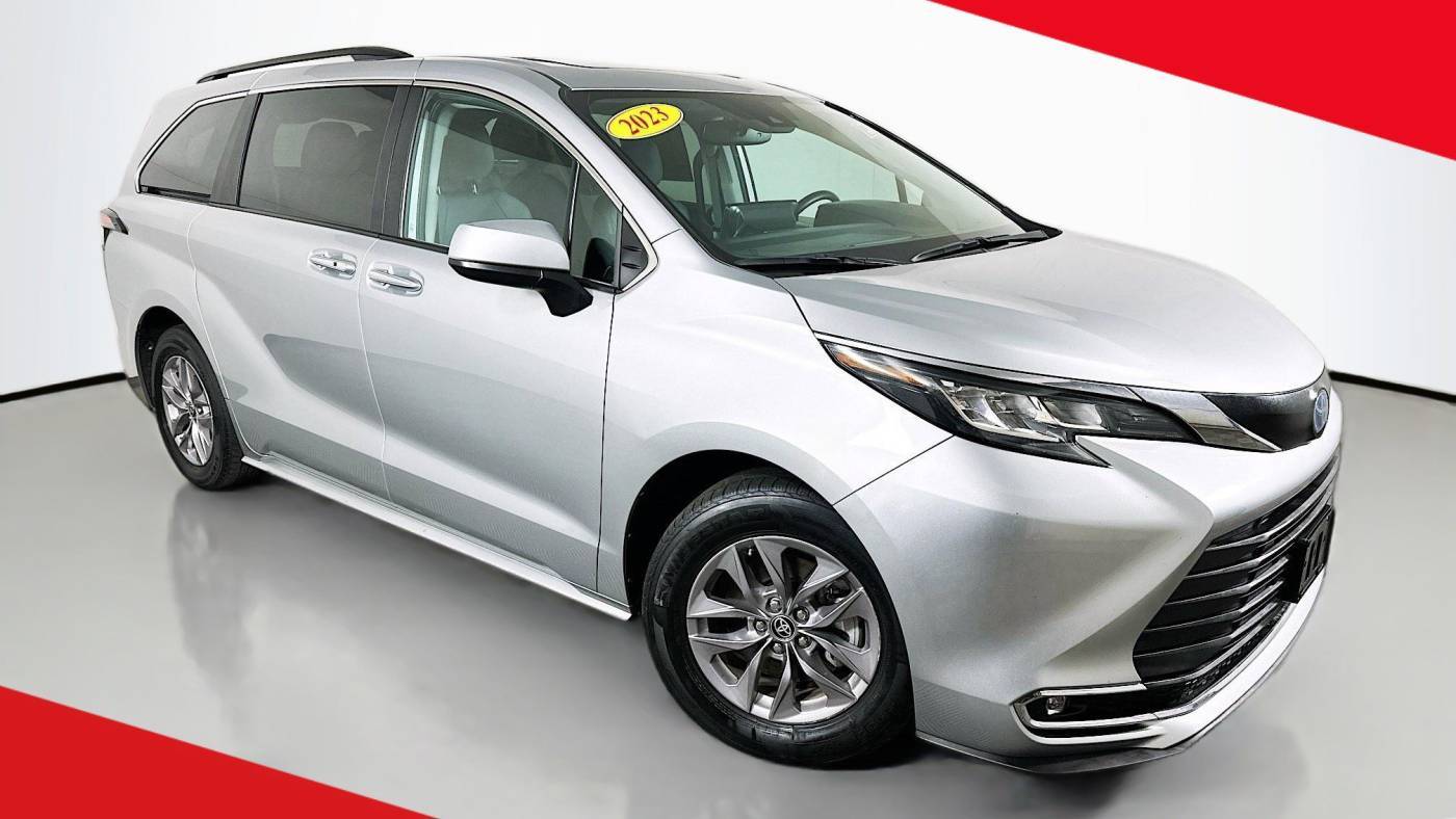 2023 Toyota Sienna XLE — Minivan — 55,799 mi — Davenport, IA