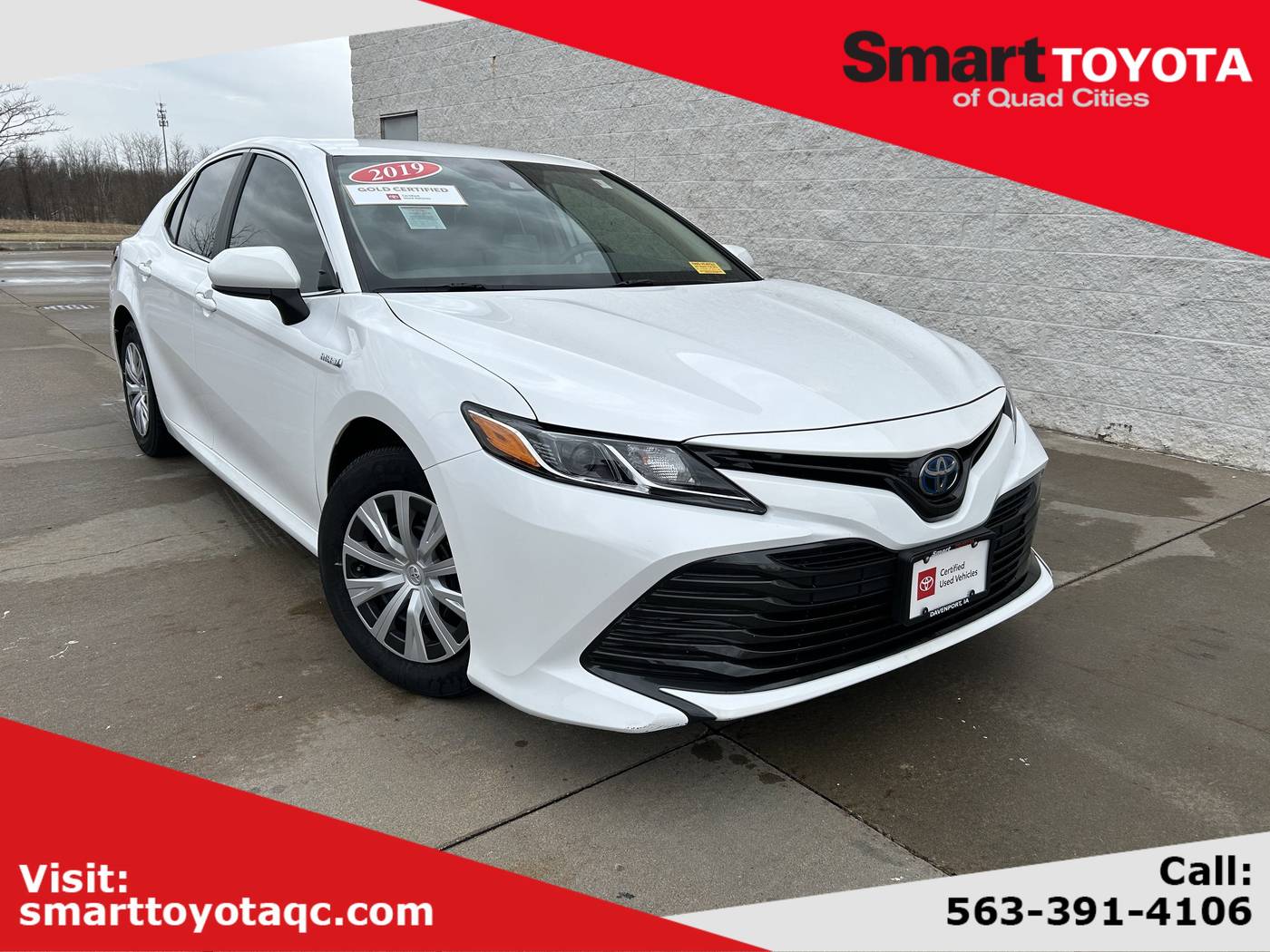 2019 Toyota Camry Hybrid LE — Sedan — 31,804 mi — Davenport, IA