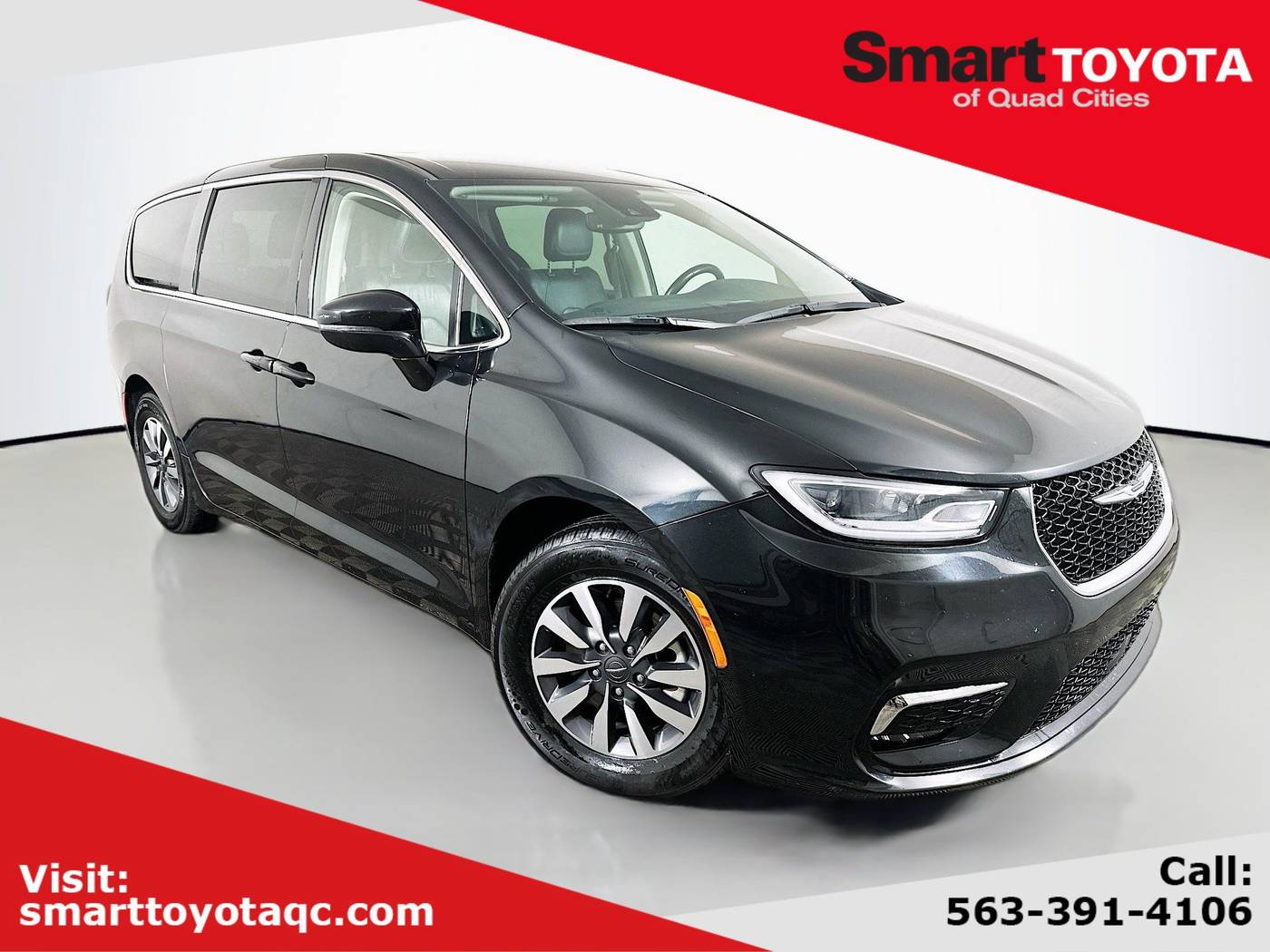 2022 Chrysler Pacifica Hybrid Touring L — Minivan — 73,793 mi — Davenport, IA