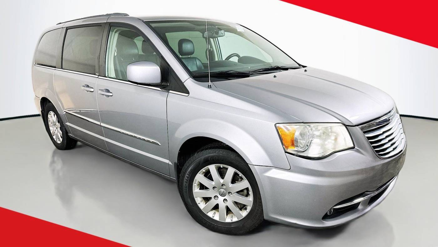 2013 Chrysler Town & Country Touring — Minivan — 98,971 mi — Davenport, IA