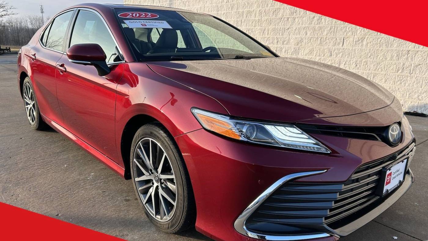 2022 Toyota Camry Hybrid XLE — Sedan — 92,945 mi — Davenport, IA