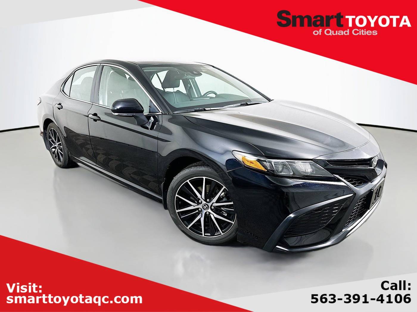 2024 Toyota Camry SE — Sedan — 24,433 mi — Davenport, IA