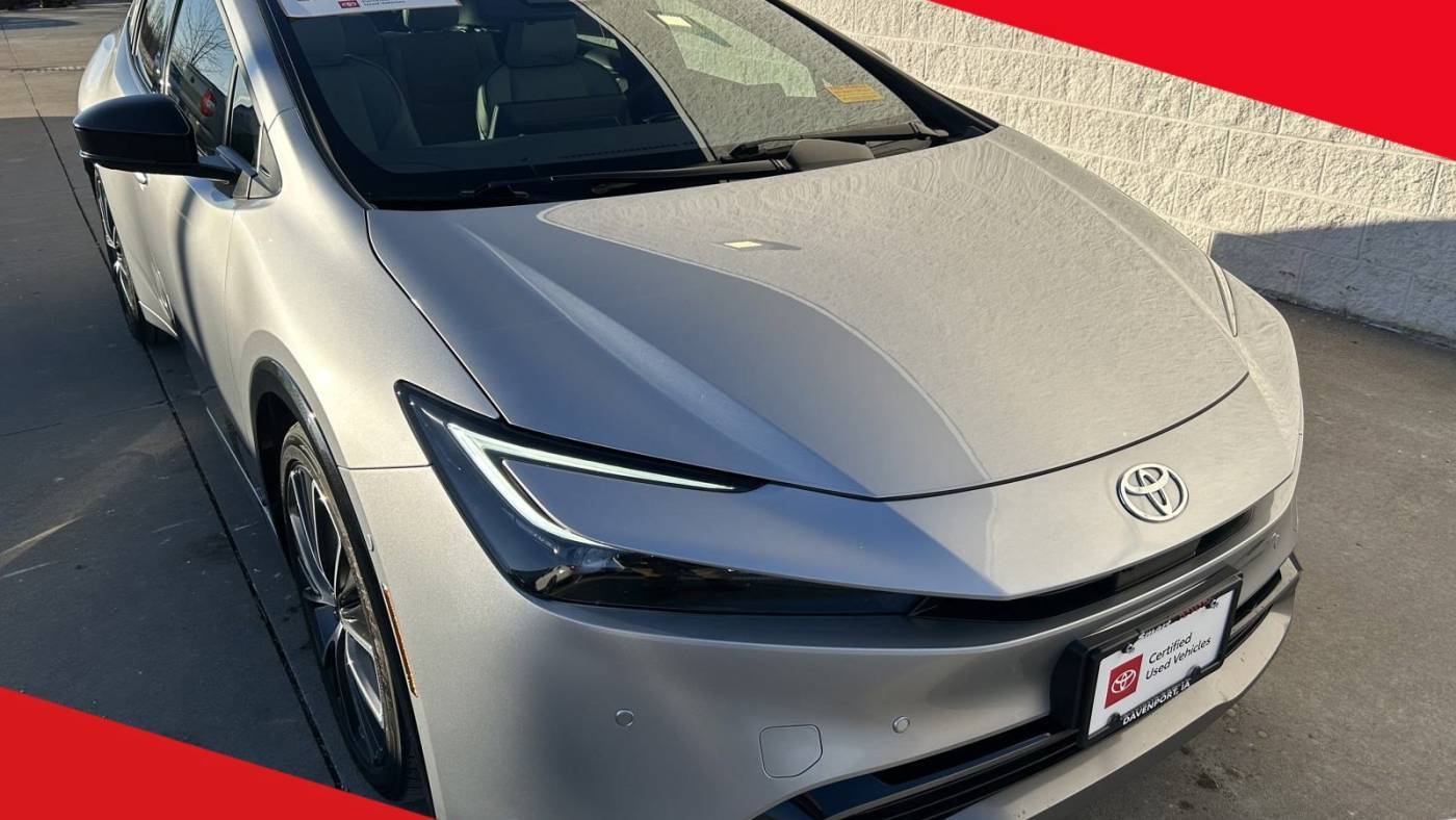 2023 Toyota Prius Limited — Hatchback — 14,838 mi — Davenport, IA