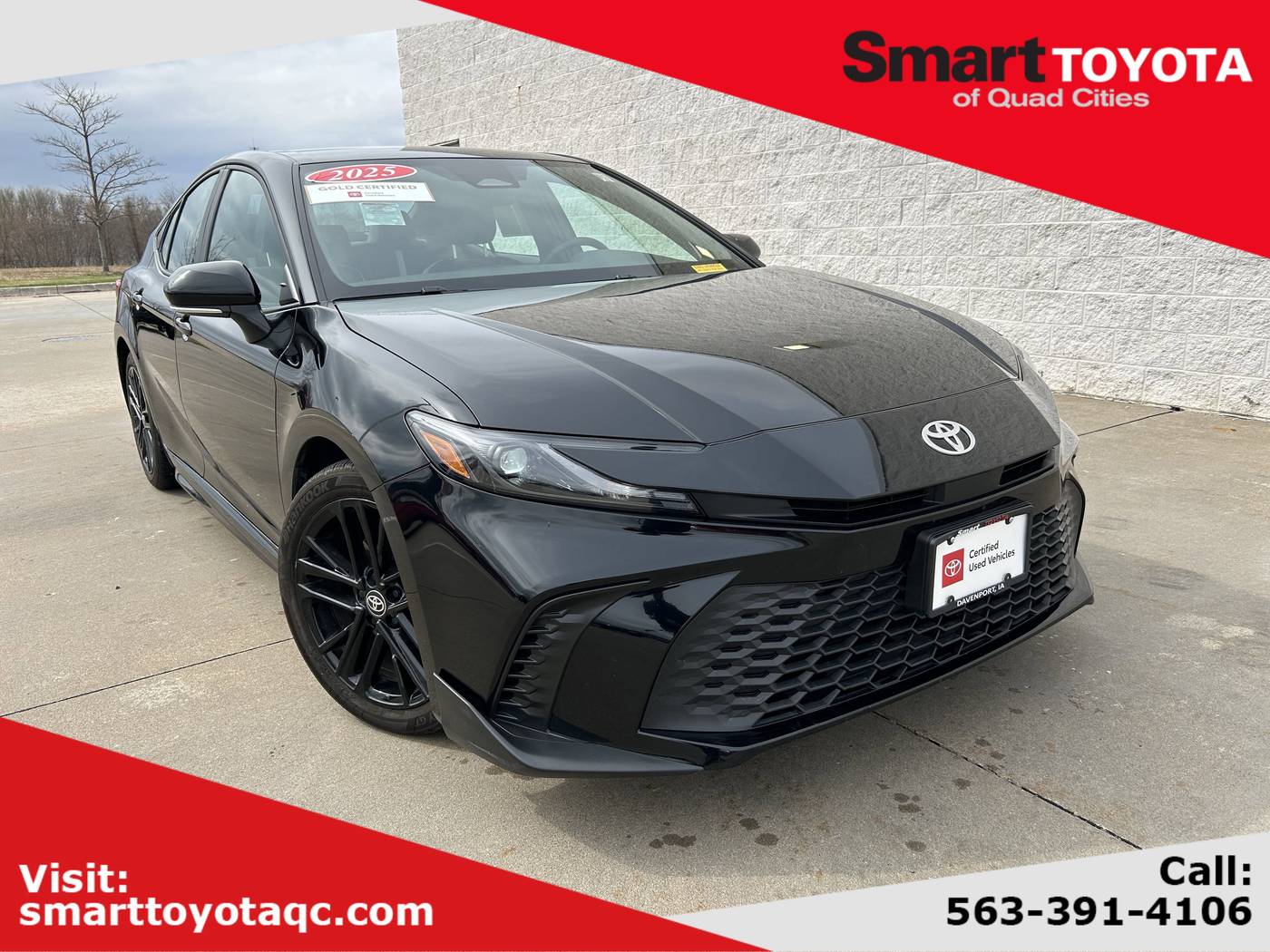 2025 Toyota Camry SE — Sedan — 15,288 mi — Davenport, IA