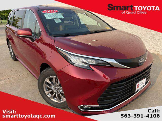 2023 Toyota Sienna XLE — Minivan — 77,811 mi — Davenport, IA