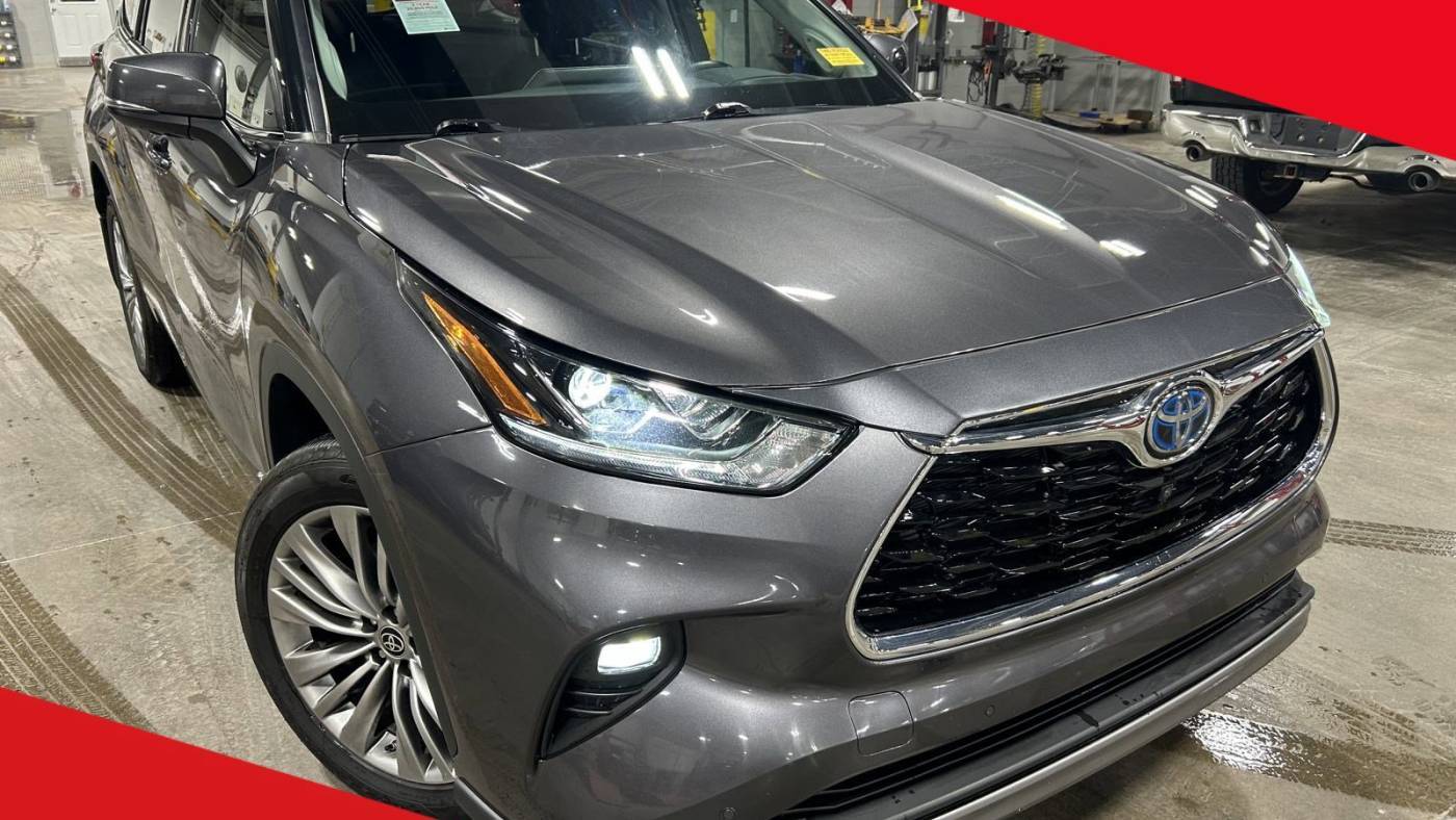 2022 Toyota Highlander Hybrid Platinum — SUV — 44,878 mi — Davenport, IA