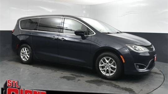 2020 Chrysler Pacifica Touring — Minivan — 117,845 mi — St. Louis, MO
