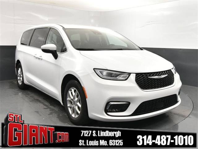 2023 Chrysler Pacifica Touring L — Minivan — 67,528 mi — St. Louis, MO