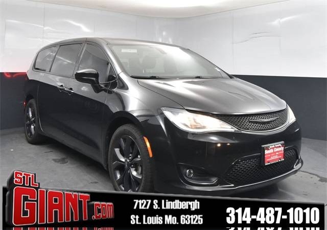 2020 Chrysler Pacifica Touring — Minivan — 74,375 mi — St. Louis, MO