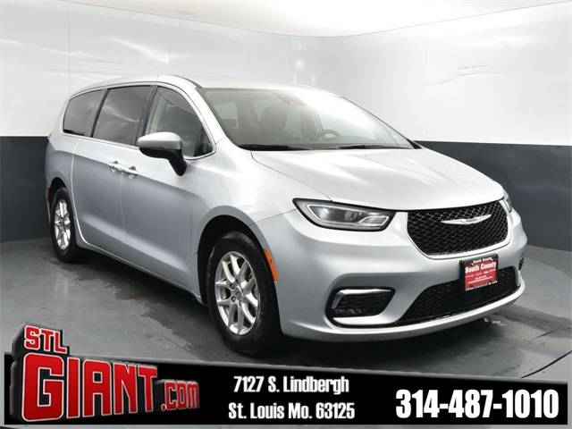 2023 Chrysler Pacifica Touring L — Minivan — 68,236 mi — St. Louis, MO
