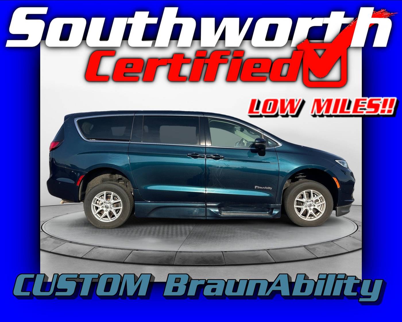 2023 Chrysler Pacifica Touring L — Minivan — 12,187 mi — Bloomer, WI