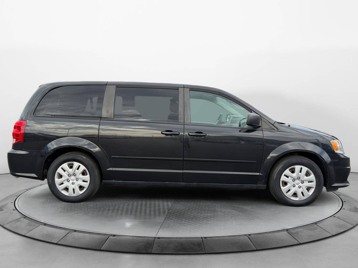 2015 Dodge Grand Caravan SE — Minivan — 25,218 mi — Bloomer, WI