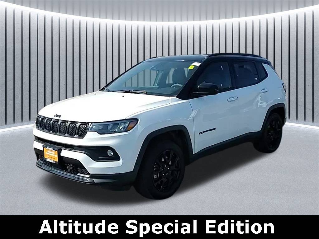 2023 Jeep Compass Altitude — SUV — 19,101 mi — St. Charles, IL