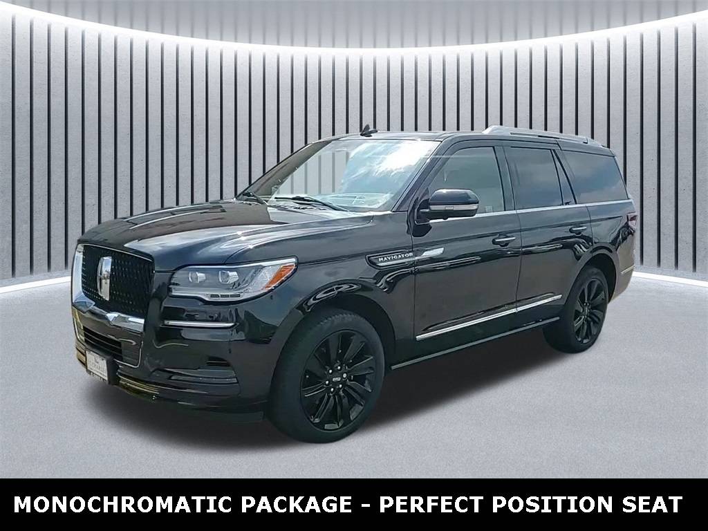 2023 Lincoln Navigator Reserve — SUV — 46,732 mi — St. Charles, IL