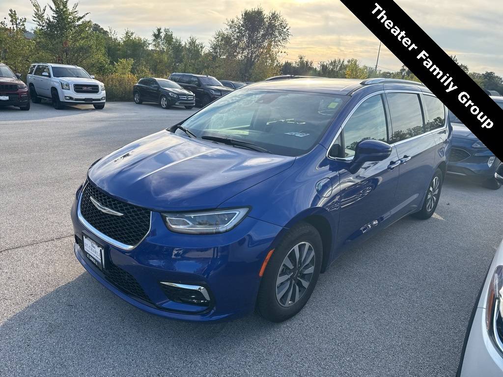 2021 Chrysler Pacifica Hybrid Touring L — Minivan — 56,089 mi — St. Charles, IL