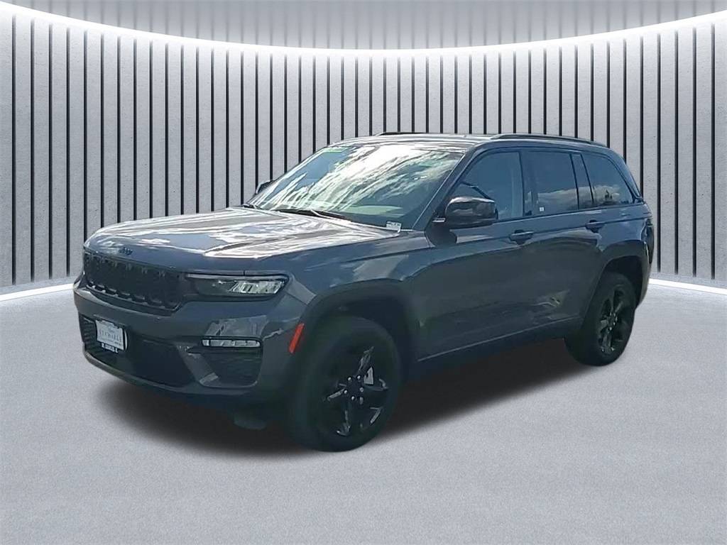 2023 Jeep Grand Cherokee Limited — SUV — 4,229 mi — St. Charles, IL