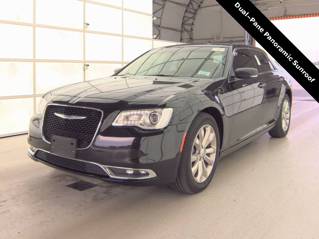 2021 Chrysler 300 Touring L — Sedan — 23,665 mi — St. Charles, IL
