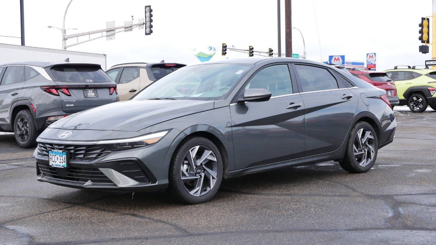 2024 Hyundai Elantra SEL — Sedan — 4,669 mi — Waite Park, MN