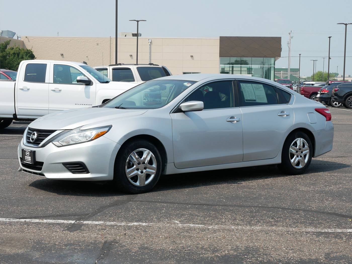 2016 Nissan Altima 2.5 — Sedan — 175,134 mi — Waite Park, MN