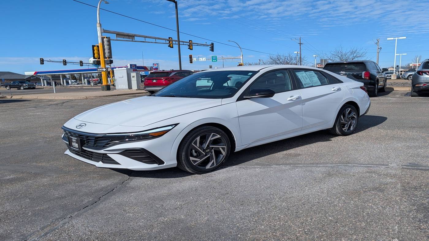 2025 Hyundai Elantra Hybrid Blue — Sedan — 8,047 mi — Waite Park, MN
