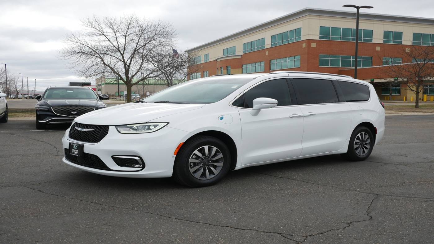 2021 Chrysler Pacifica Hybrid Touring L — Minivan — 75,648 mi — Waite Park, MN