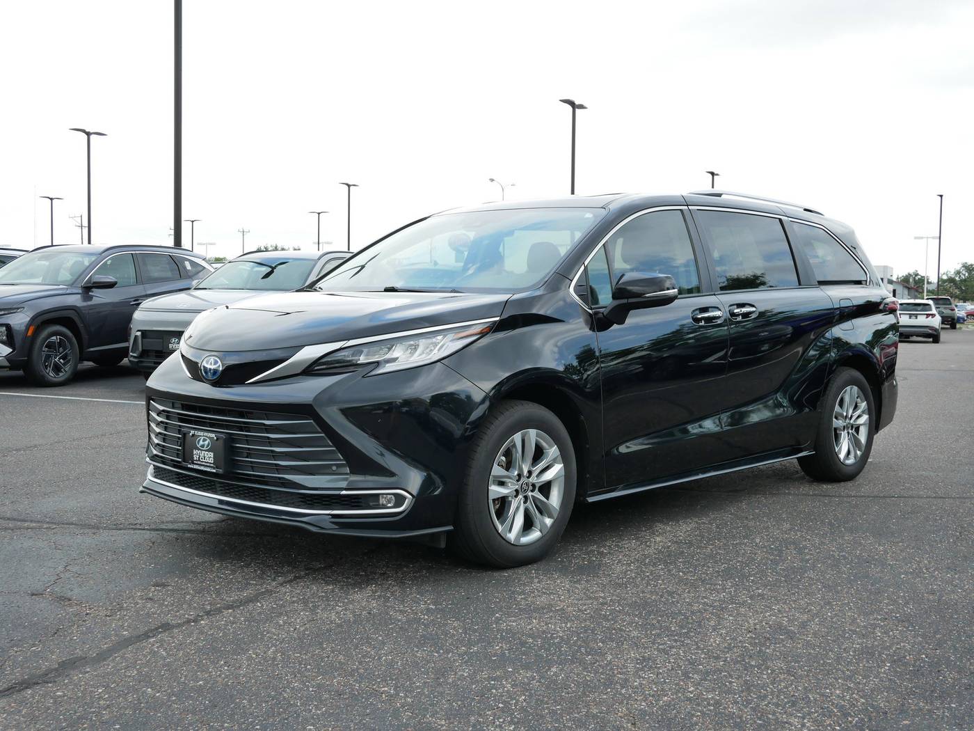 2023 Toyota Sienna Limited — Minivan — 55,102 mi — Waite Park, MN