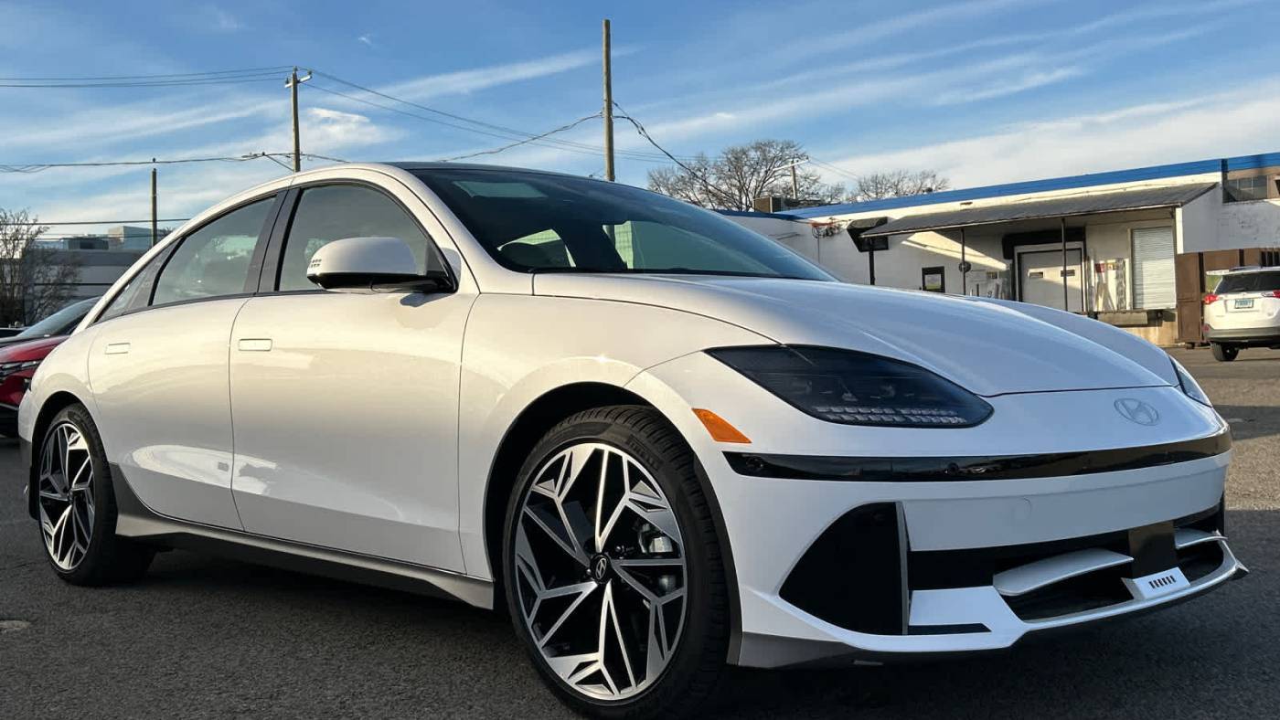 2023 Hyundai IONIQ 6 Limited — Sedan — 72 mi — Stamford, CT
