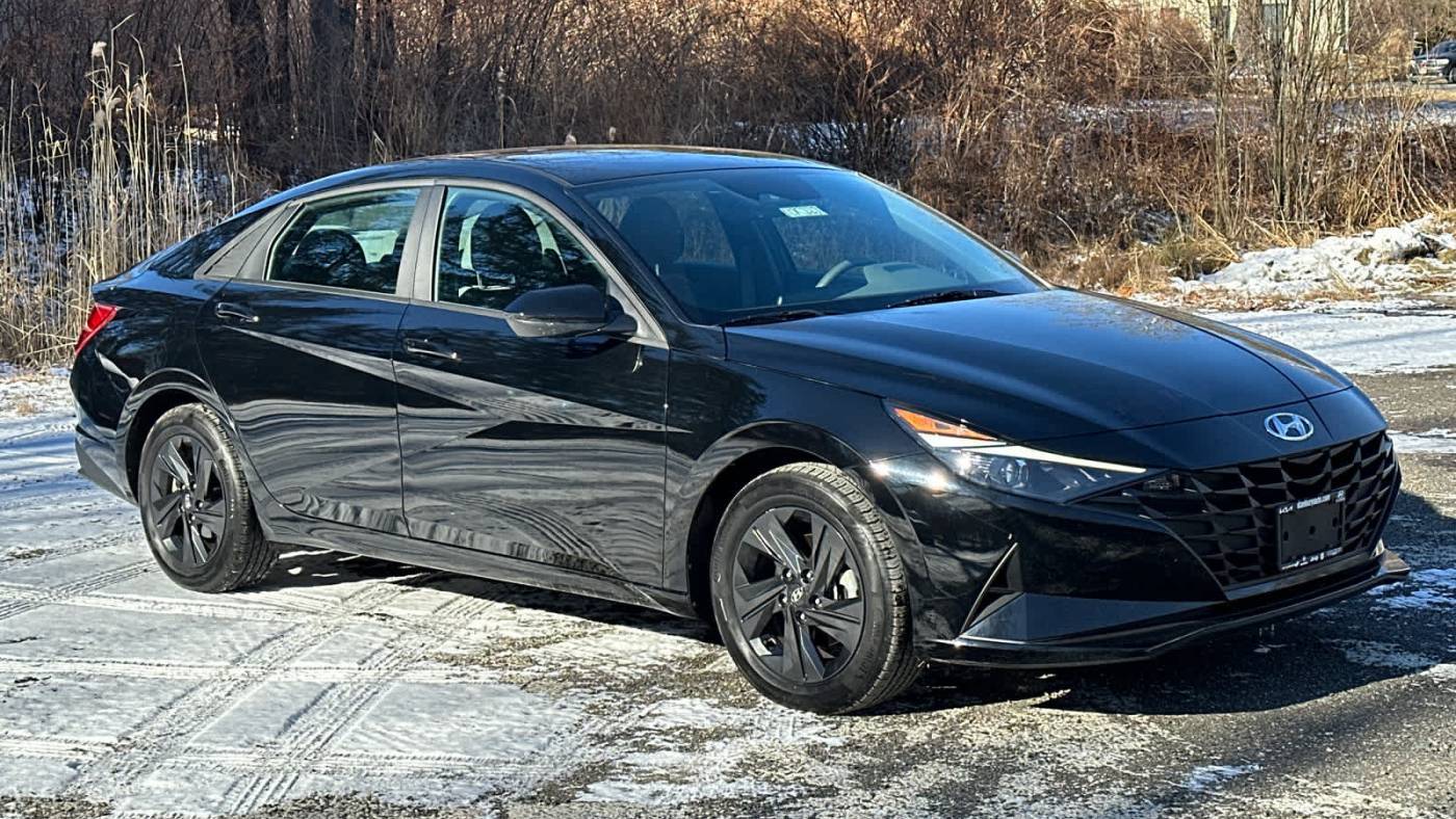 2023 Hyundai Elantra SEL — Sedan — 17,610 mi — Stamford, CT