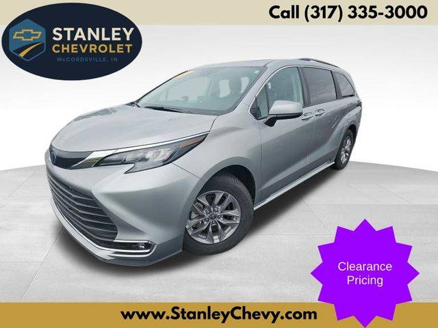 2024 Toyota Sienna XLE — Minivan — 13,675 mi — McCordsville, IN